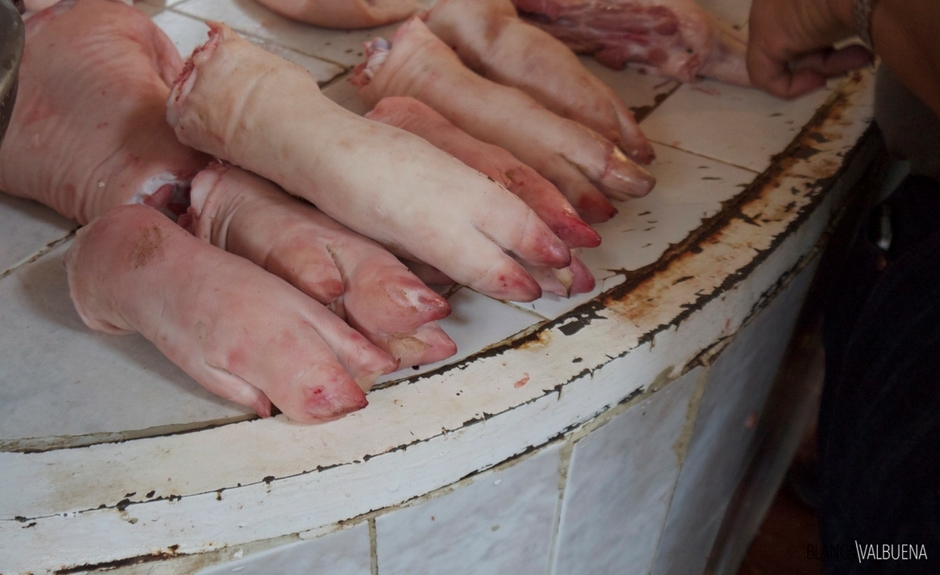 You can buy Pig's feet at the Galeria Alameda