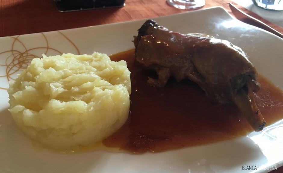 La Table de Guigone is a restaurant in Beaune that offers a fairly priced lunch