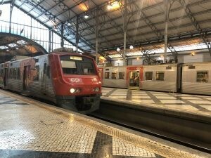 How much does the train from Lisbon to Sintra cost? Under €3