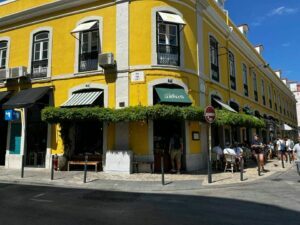 Dogs are welcome at Cafe Janis in Cais Do Sodre